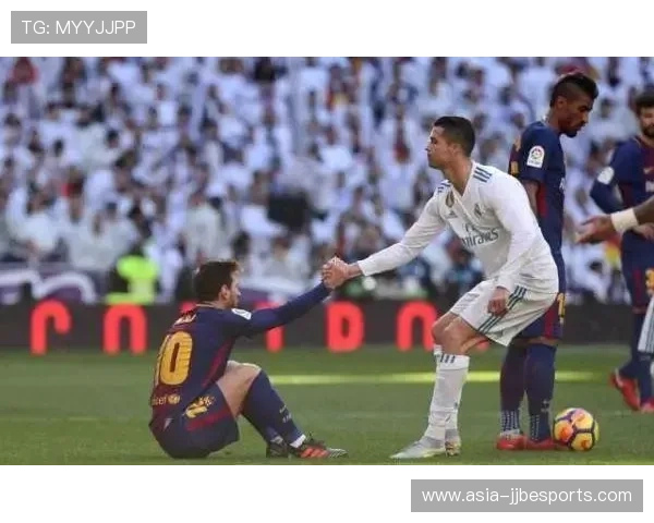 22号球员的传奇故事：从青涩小将到世界级足球巨星的成长之路