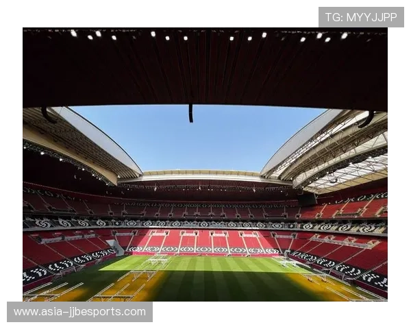 足球场上支帐篷的球星：赛场外的独特风景与背后的故事