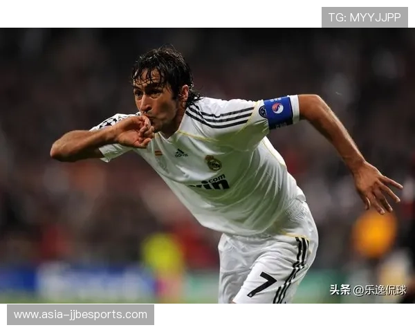 足球史上十大速度最快的球星排行及其传奇瞬间揭秘