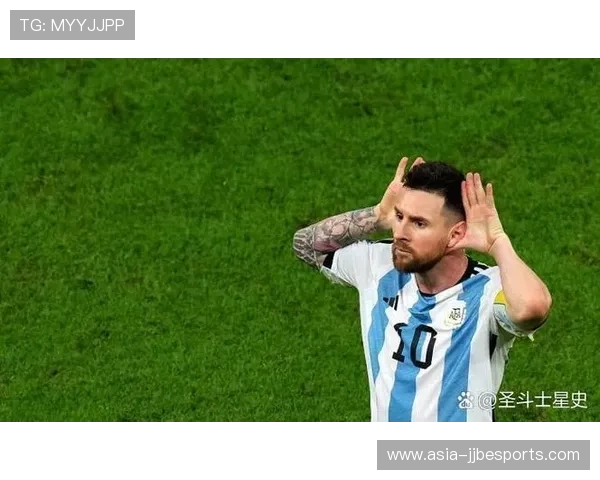 足球巨星闪耀登场 全球球迷热情迎接明星球员精彩亮相活动