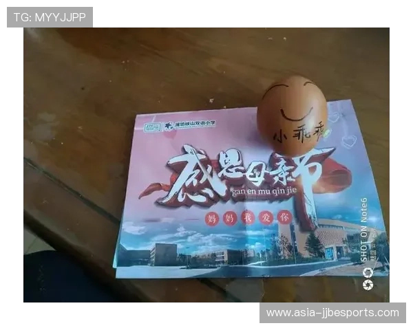 足球明星为母亲节献上温馨祝福感恩母爱，真情流露背后的动人故事