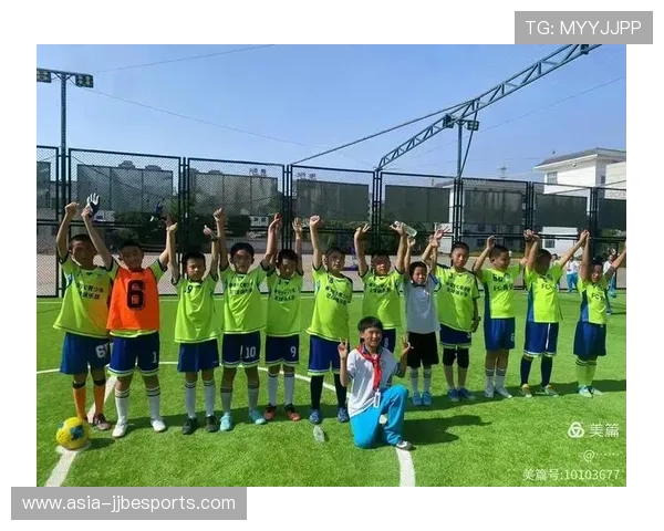 足球星伯伯带你走进绿茵场感受激情与梦想的璀璨旅程