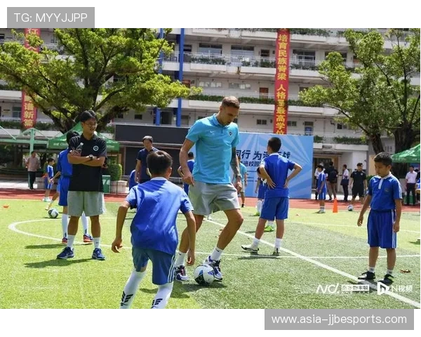 足球球星养乐多携手推广健康理念助力运动员保持最佳状态 足球球星养乐多携手推广健康理念助力运动员保持最佳状态