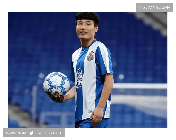 踢足球的球星真是太帅了他们的风采令人惊叹 踢足球的球星真是太帅了他们的风采令人惊叹